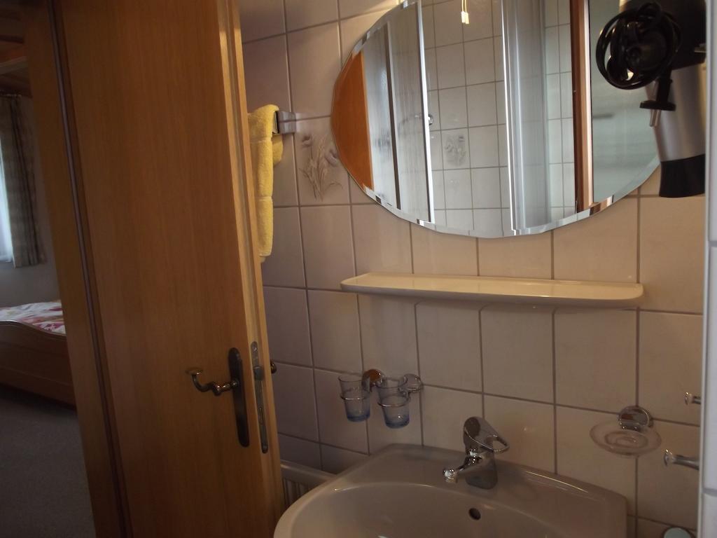 Haus Margit Apartman Kössen Szoba fotó